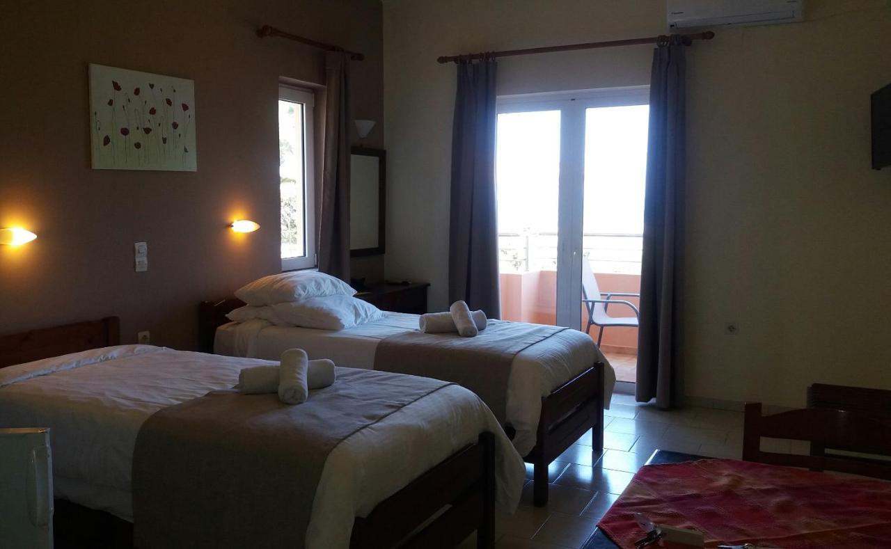 Hotel Mary Платаньяс Экстерьер фото